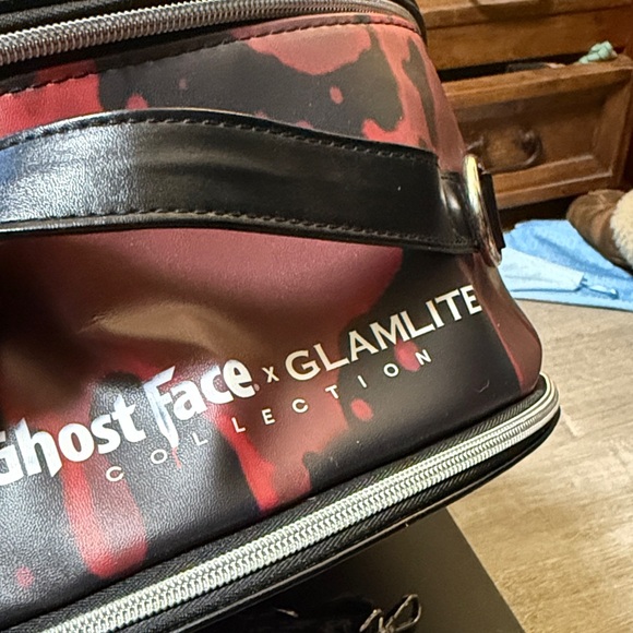 Glamlite Ghostface Collab Makeup Bag Holligram Crossbody - Picture 3 of 11